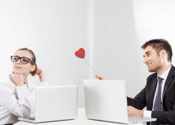 Ngoại tình công sở