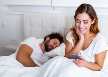Những cách theo dõi vợ ngoại tình bí mật hiệu quả nhất
