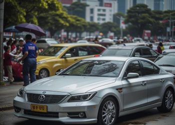 Thám tử Bà Rịa quan sát bí mật.