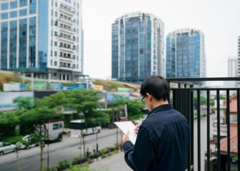Thám tử Thuận An điều tra đối thủ cạnh tranh bí mật.