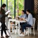 Thám tử Cà Mau theo dõi ngoại tình quán cafe.