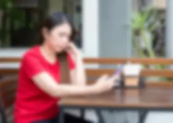 Phụ nữ nghi ngờ ngoại tình ở Gò Vấp, quán cafe.