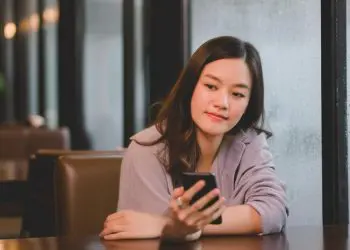 Thám tử Quận 2: Xác minh số điện thoại bí ẩn.